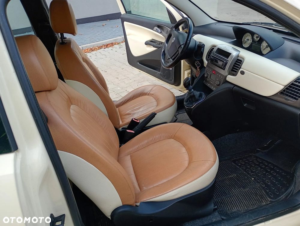 Lancia Ypsilon - 20