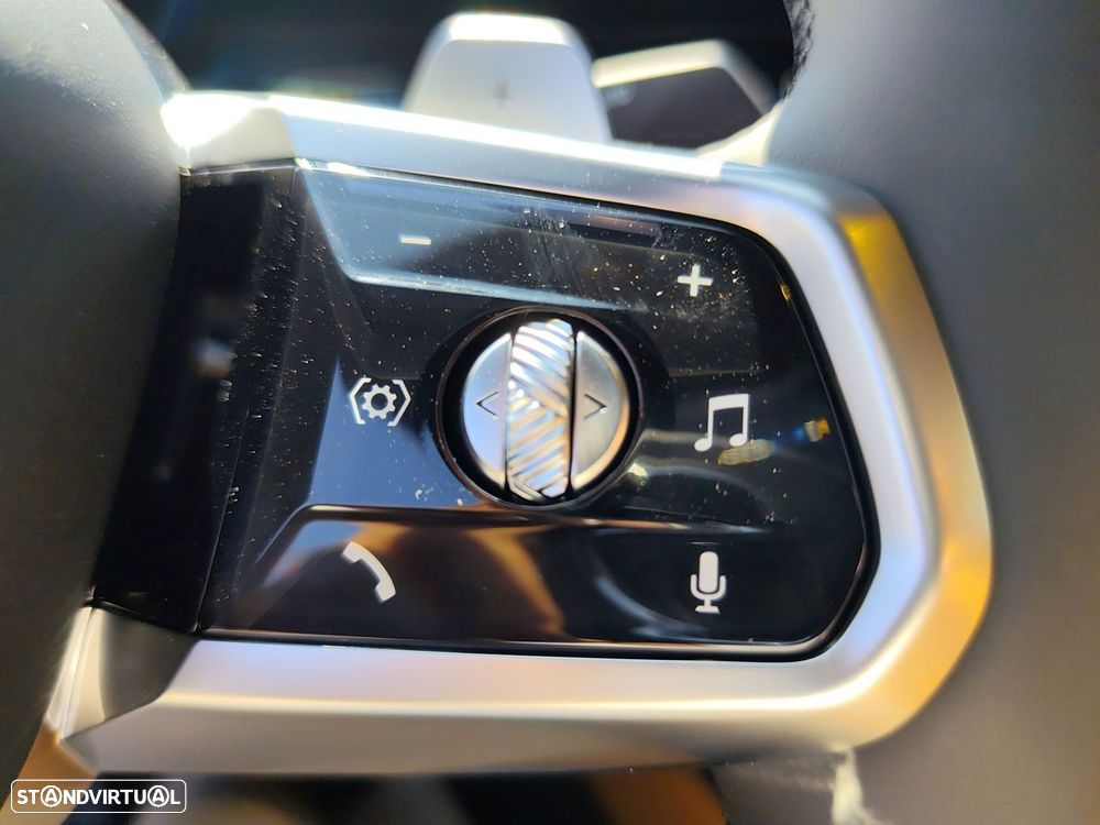 BMW 750 750e xDrive Pack Desportivo M - 19