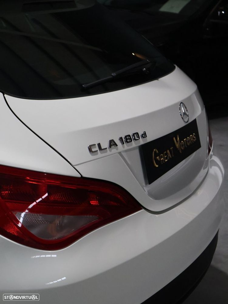 Mercedes-Benz CLA 180 d Shooting Brake Urban - 14