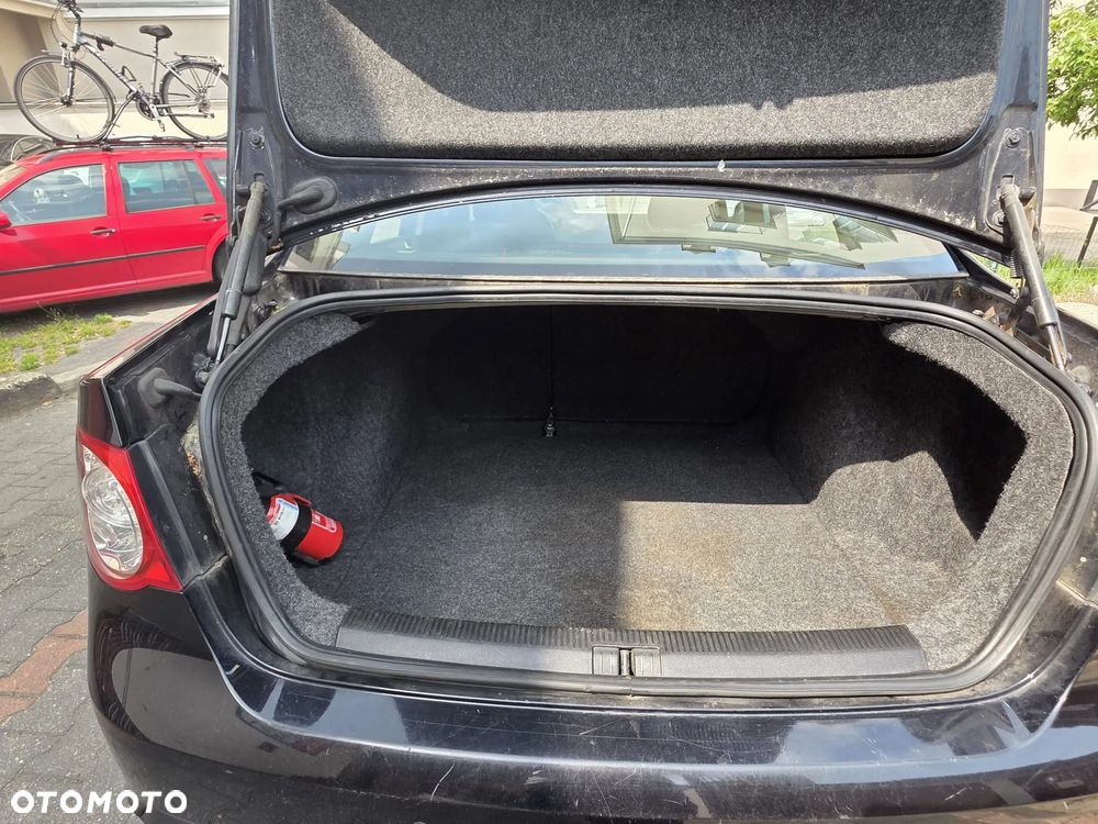 Volkswagen Jetta 1.6 TDI DPF Trendline - 17