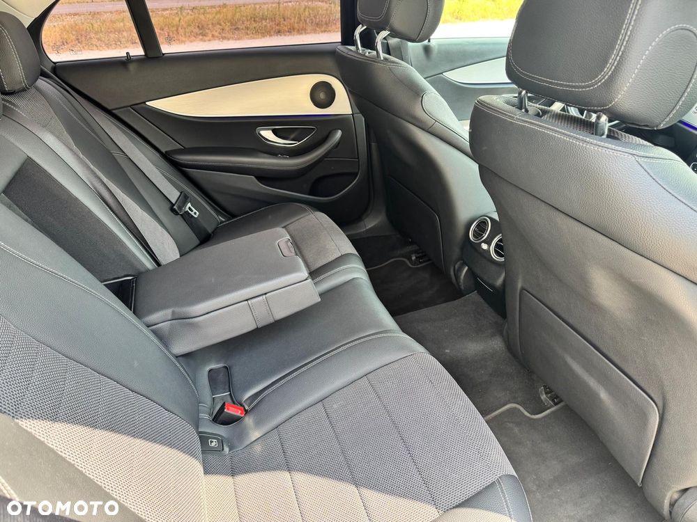 Mercedes-Benz Klasa E 220 d Avantgarde - 9