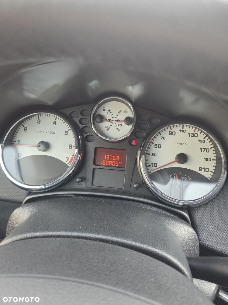 Peugeot 207 1.6 Turbo Sport - 6