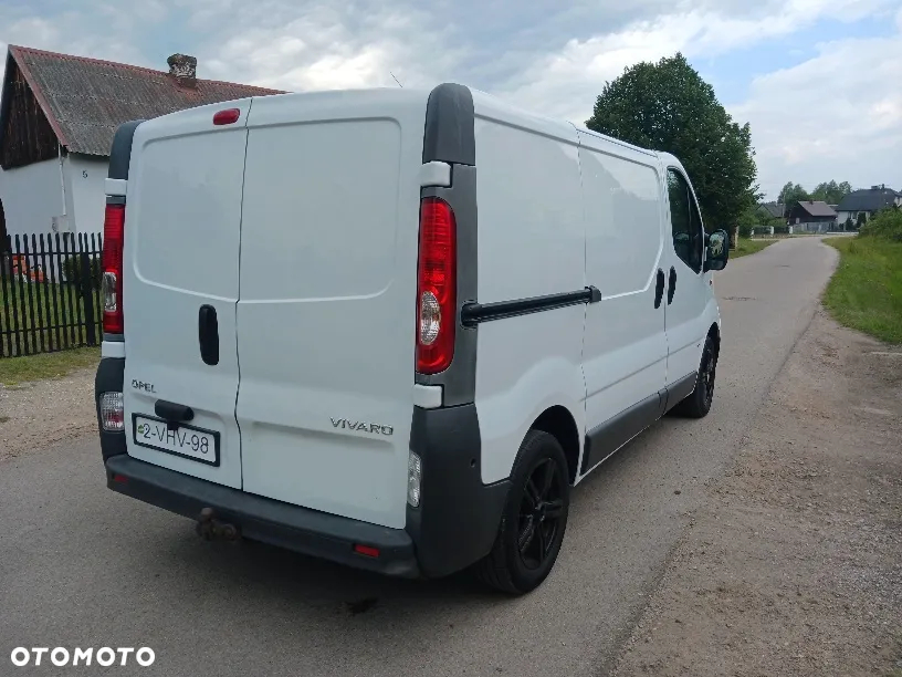 Opel Vivaro - 8