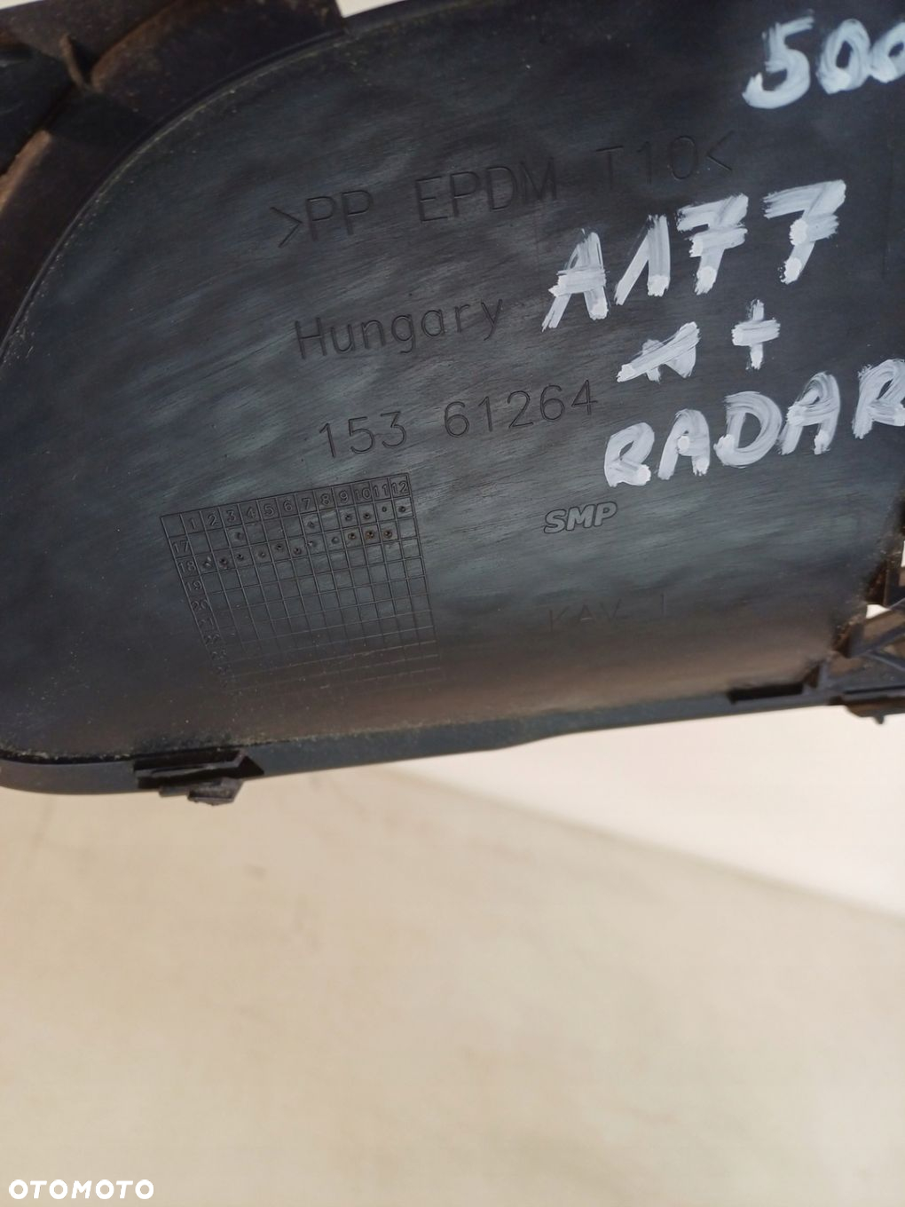 KRATKA ŚRODKOWA ZDERZAKA PRZÓD MERCEDE-BENZ A-KLASA A177 RADAR 18- - 14