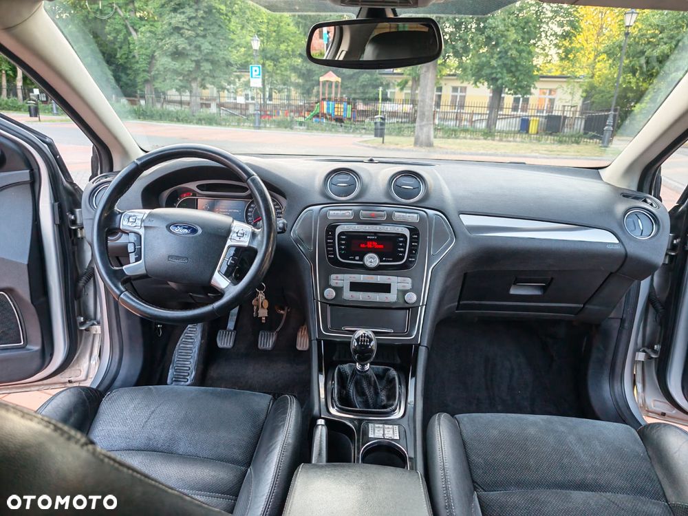 Ford Mondeo 2.5 Titanium S - 12