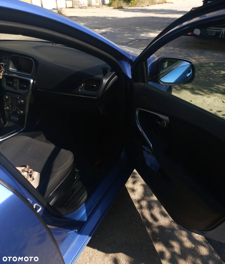 Volvo V40 T2 Momentum - 13