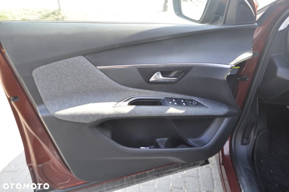 Peugeot 3008 1.6 BlueHDi Allure S&S EAT6 - 8