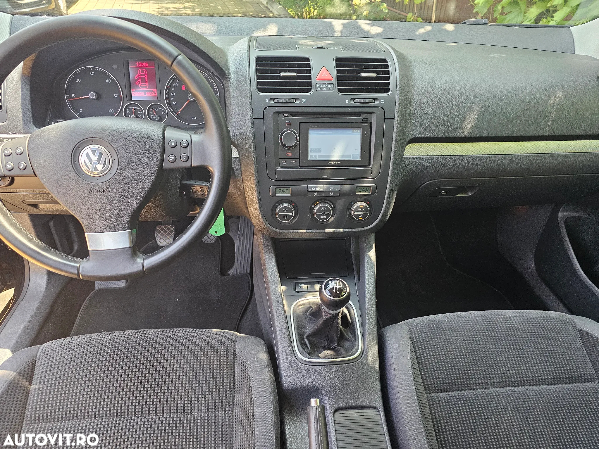 Volkswagen Jetta 1.9 TDI DPF Comfortline BlueMotion - 8
