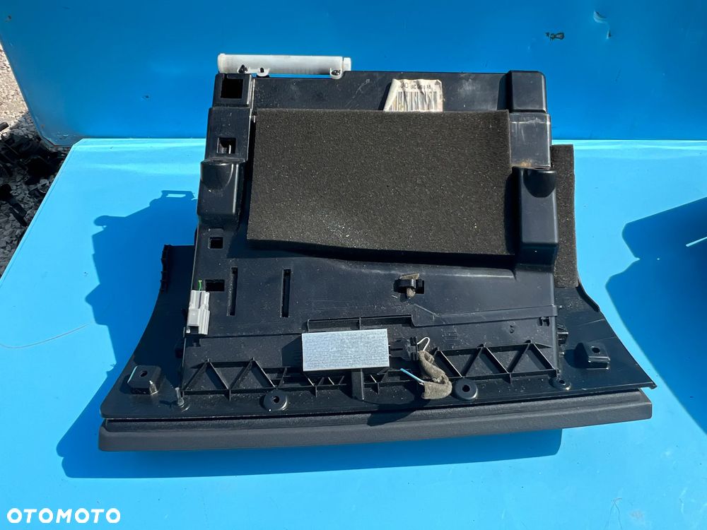 SCHOWEK PASAŻERA VOLVO V70 39831231 31305492 - 2