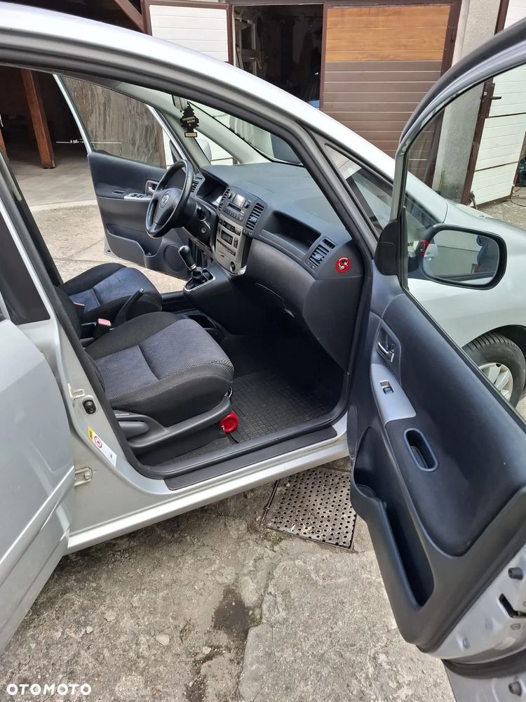 Toyota Corolla Verso 2.0 D-4D linea sol - 9