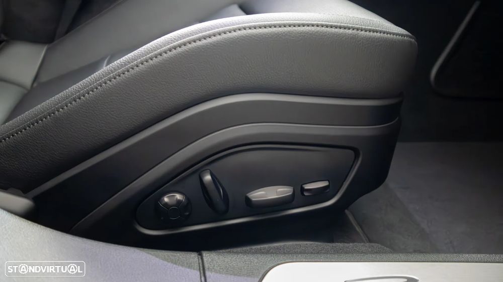 Porsche Panamera 4 E-Hybrid - 18