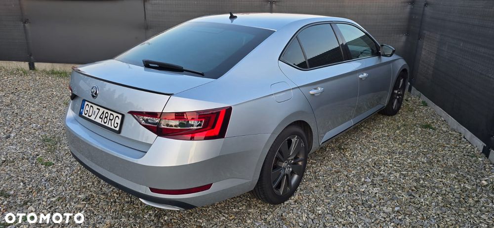 Skoda Superb 2.0 TDI SCR Sportline DSG - 6