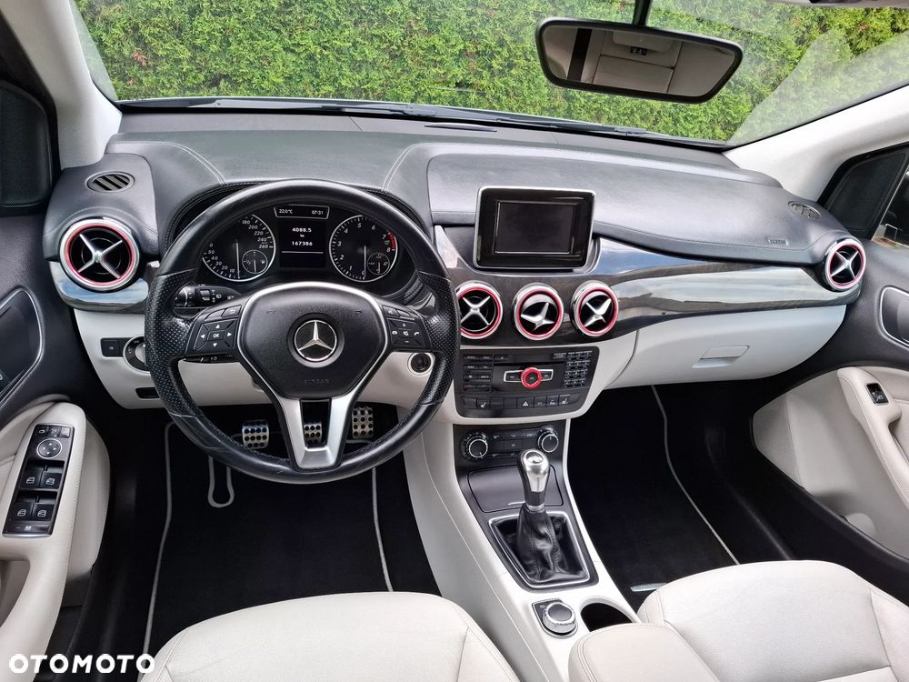 Mercedes-Benz Klasa B 200 (BlueEFFICIENCY) - 13