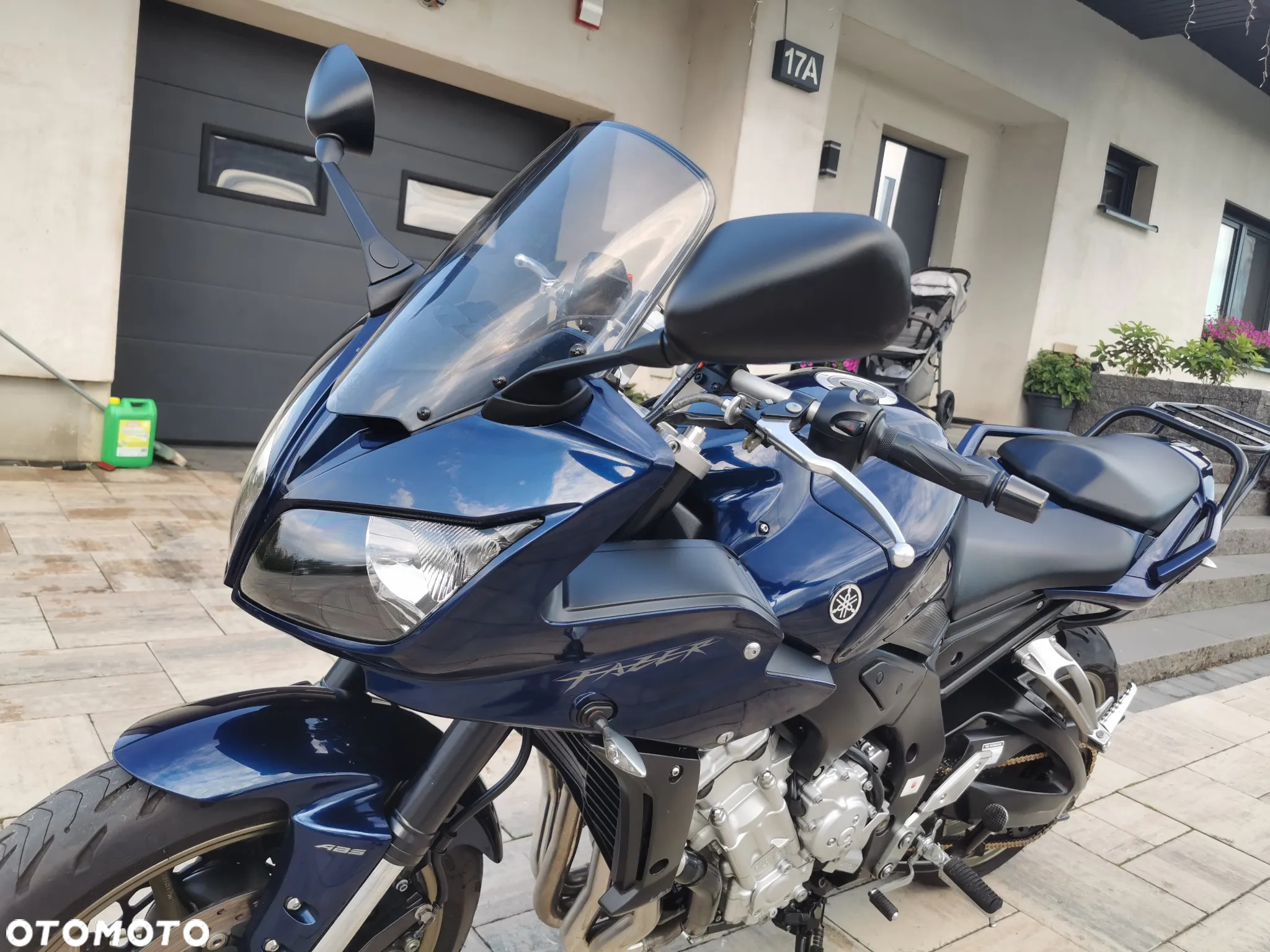 Yamaha FZ - 11