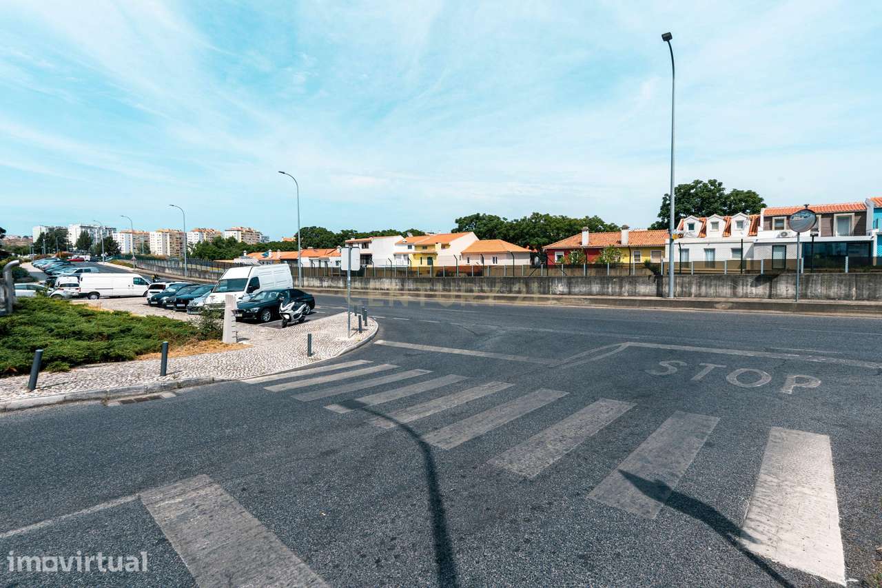 ESPAÇO PARA COMERCIO-ARMAZÉM- SERVIÇOS- QUARTOS INDEPENDENTES-  CULTO - Grande imagem: 2/28