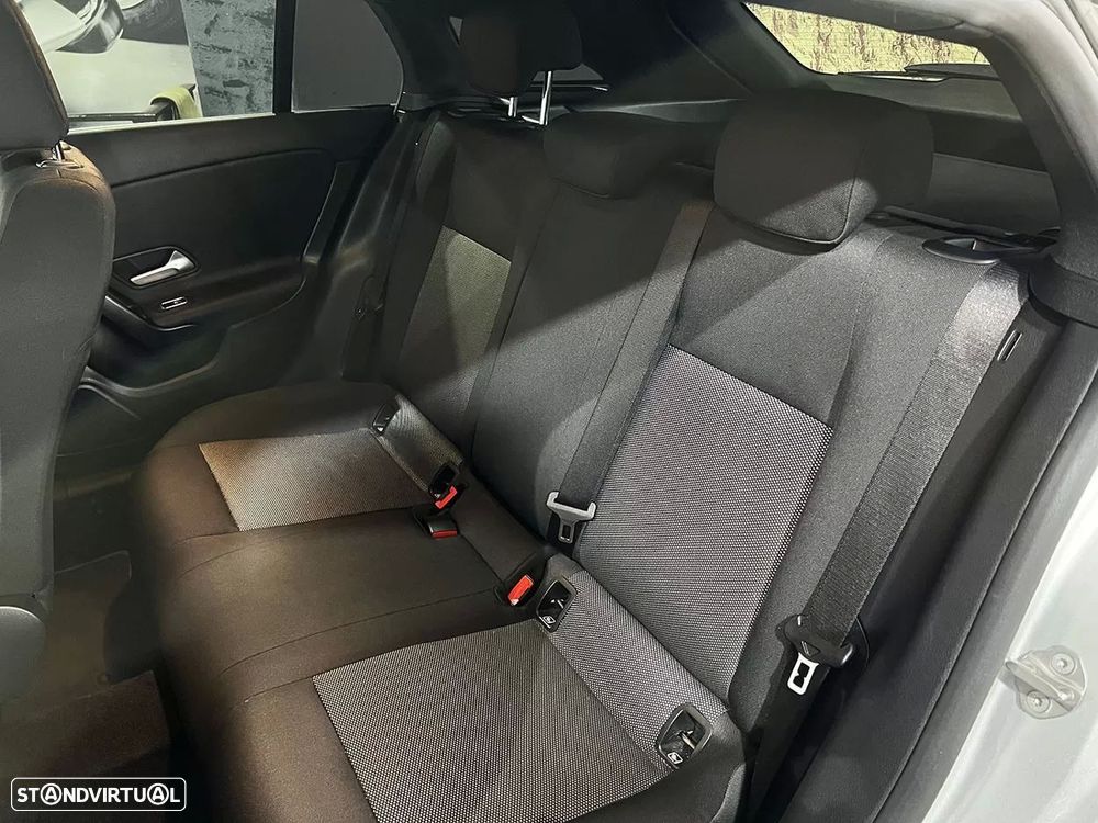 Mercedes-Benz CLA 180 d Shooting Brake Business Solutions Aut. - 23