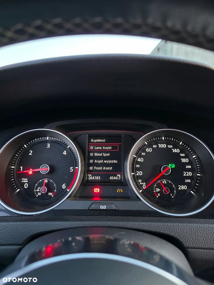 Volkswagen Golf - 11
