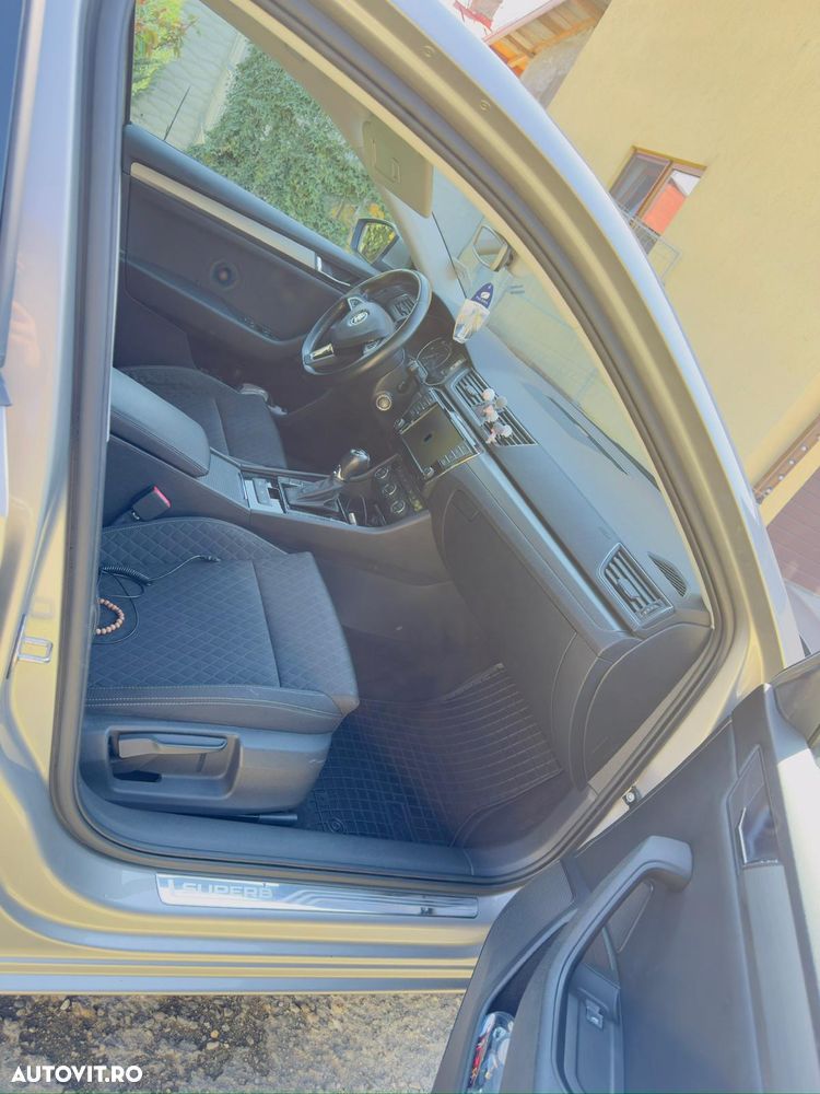 Skoda Superb 1.6 TDI DSG Ambition - 6