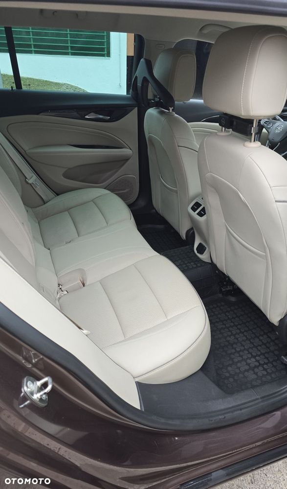 Opel Insignia 2.0 CDTI S&S - 12