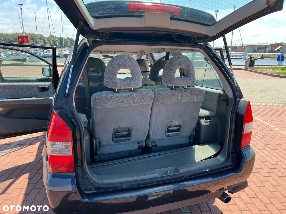 Mitsubishi Space Wagon 2.4 GDI Family - 19