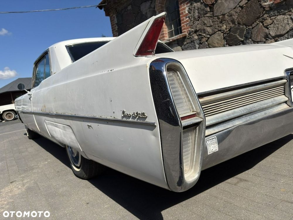 Cadillac Deville - 25