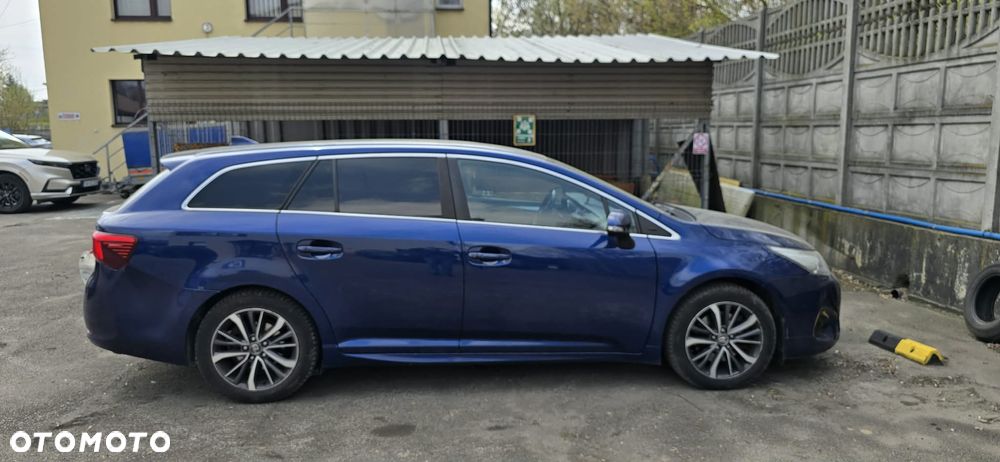 Toyota Avensis 2.0 D-4D Premium - 12