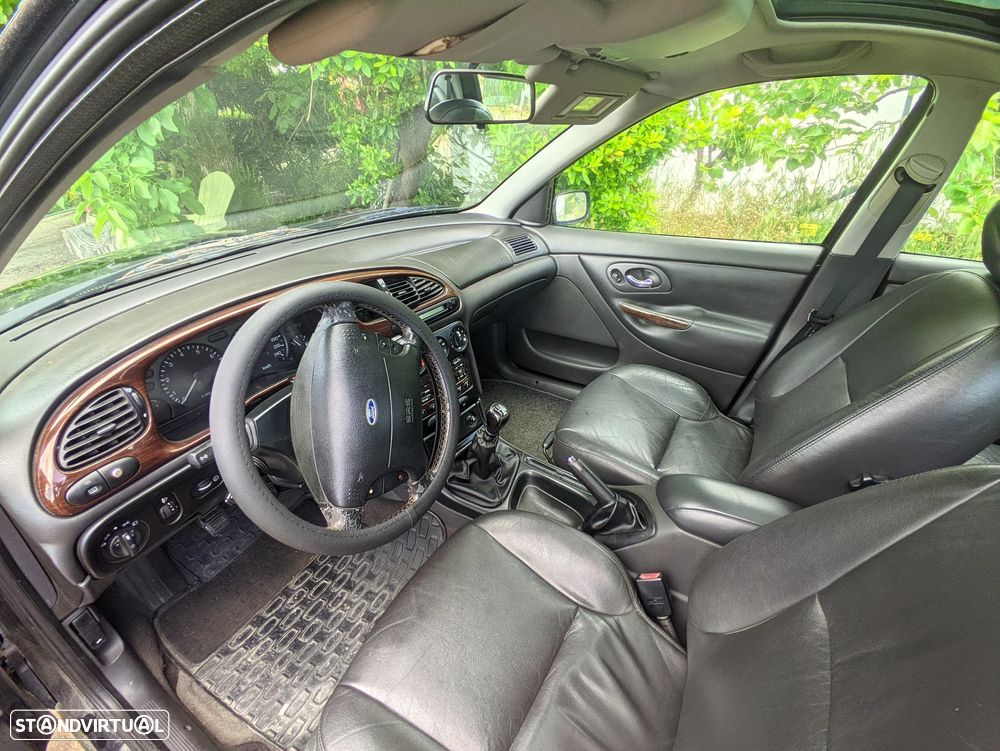 Ford Mondeo 2.0i Ghia - 4