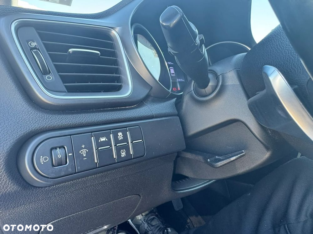 Kia XCeed - 12