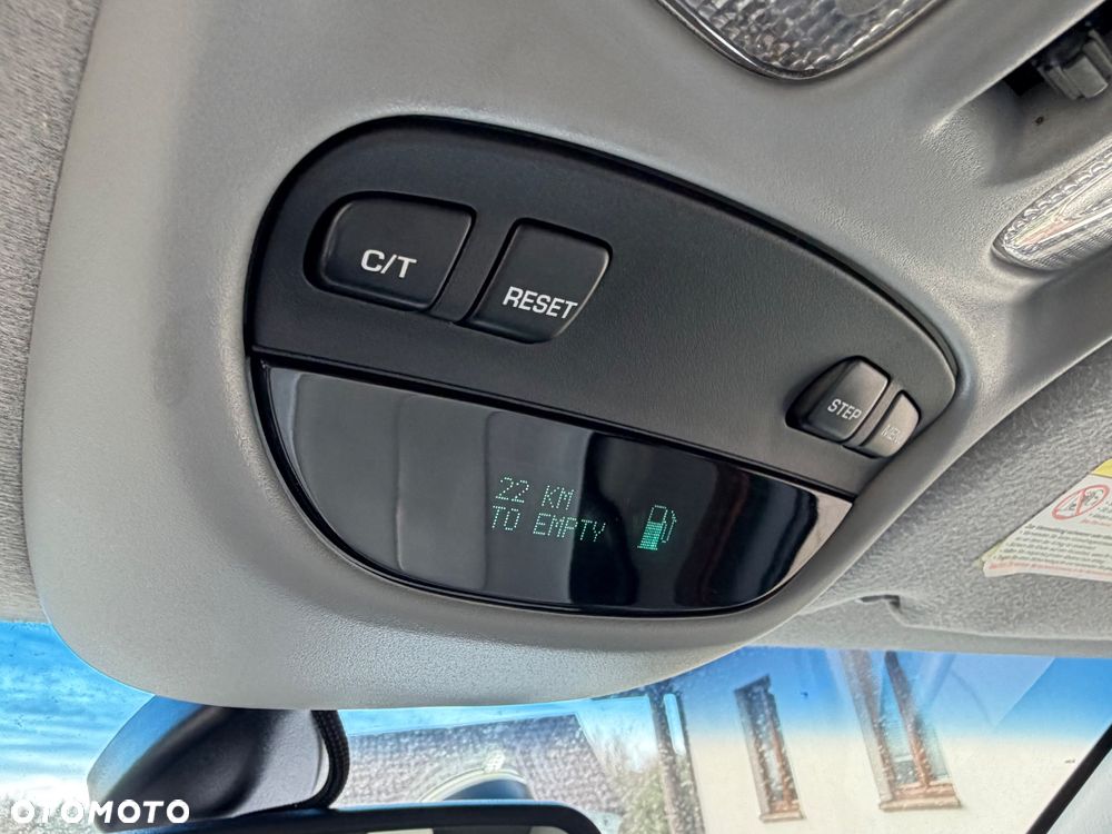 Jeep Grand Cherokee - 24