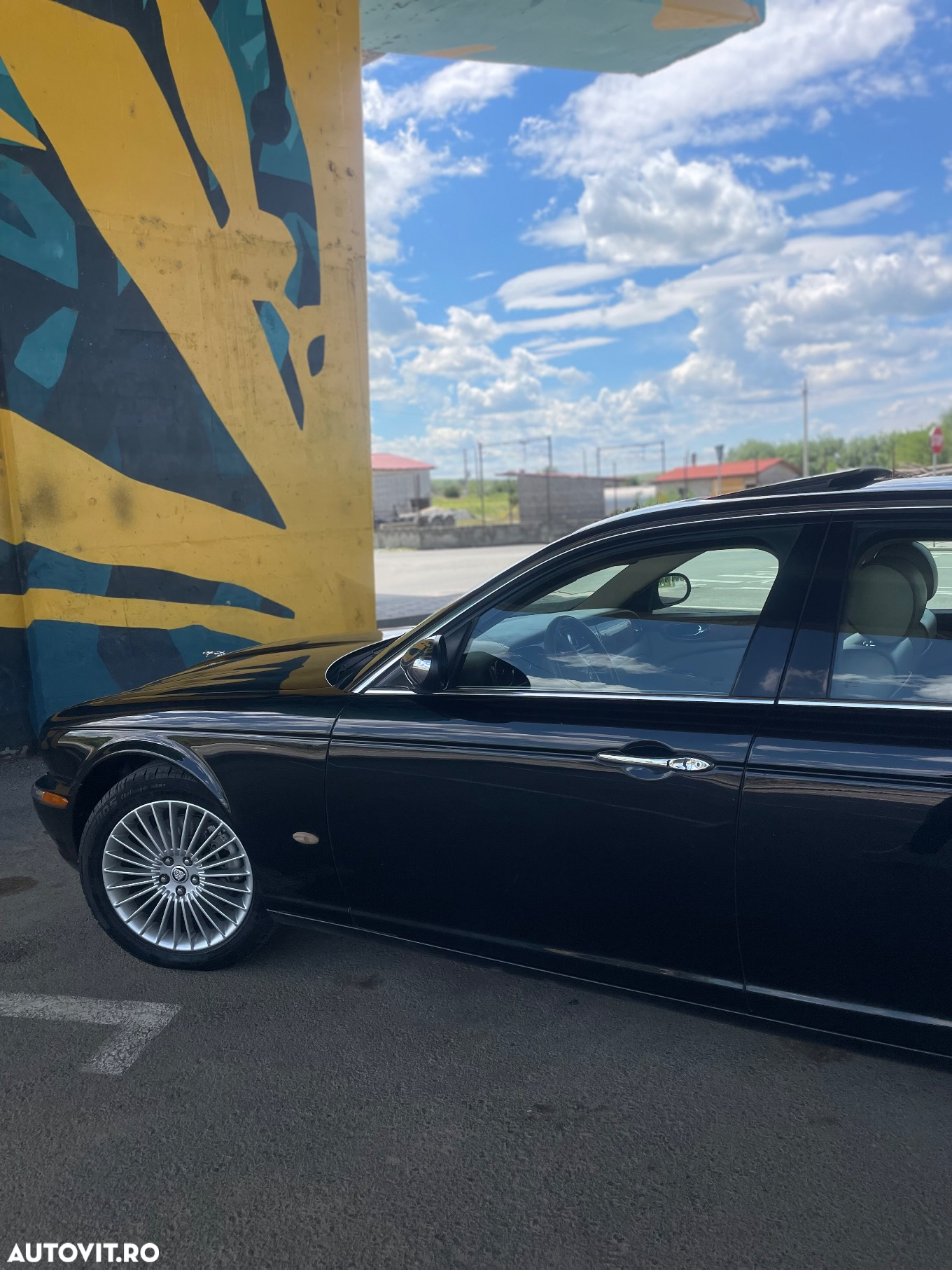 Jaguar XJ - 17