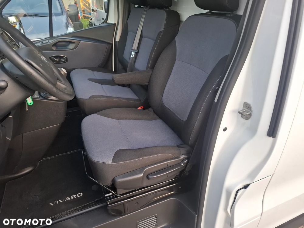 Opel Vivaro 2018 L2H2 MAXI * klima 3osobowy - 19