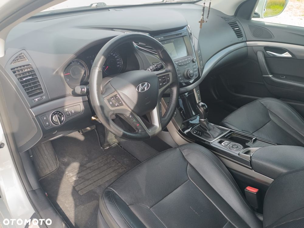 Hyundai i40 Kombi 1.7 CRDi DCT Premium - 14