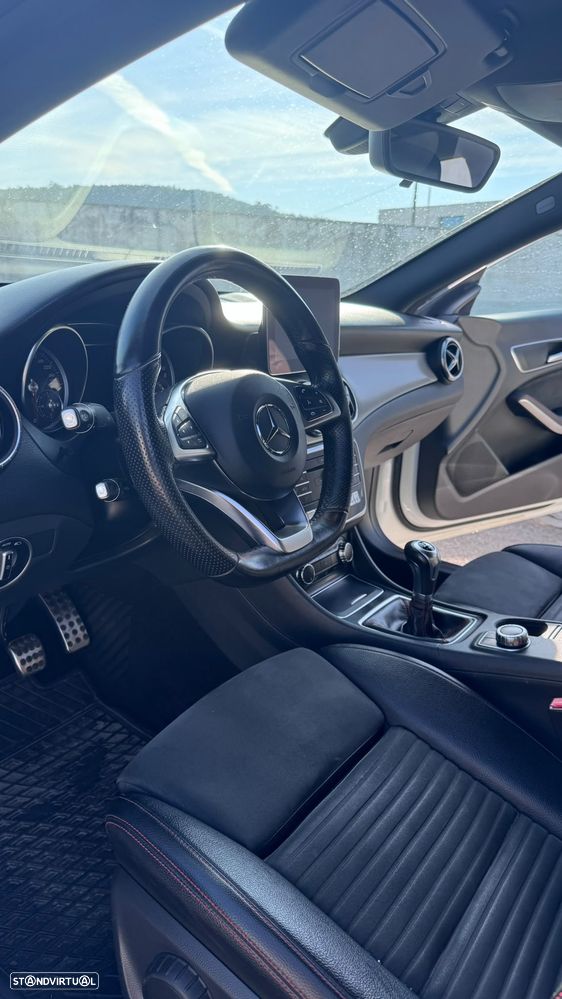 Mercedes-Benz CLA 180 AMG Line - 15