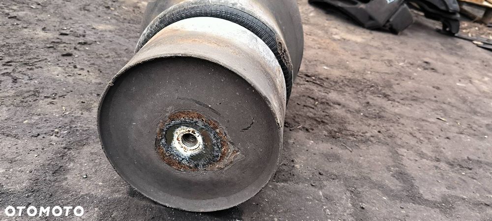 PODUSZKA TYŁ MAN TGX 18.440 - 4