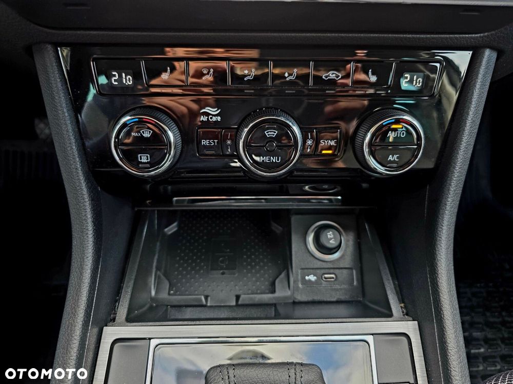 Skoda Superb 2.0 TDI SCR Style DSG - 23