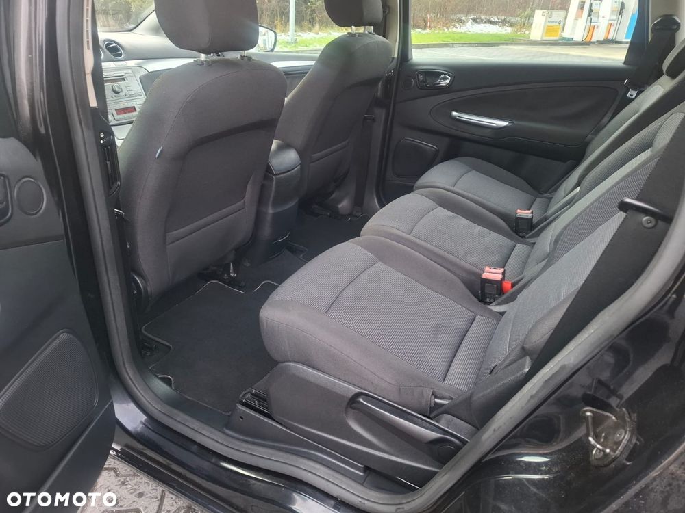 Ford S-Max 2.0 TDCi DPF Ambiente - 13