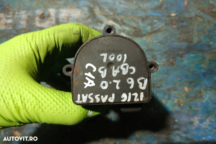 Pompa recirculare apa 5N0965561 5N0965561 Volkswagen VW Passat B6 [20 - 4