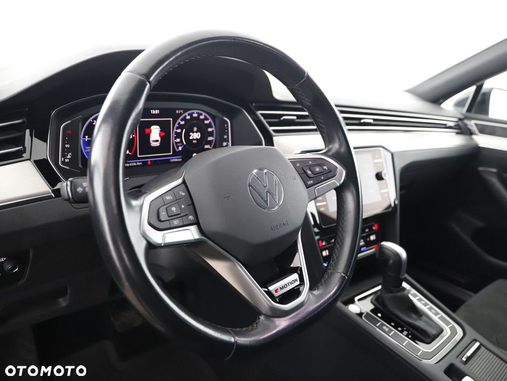 Volkswagen Passat - 13