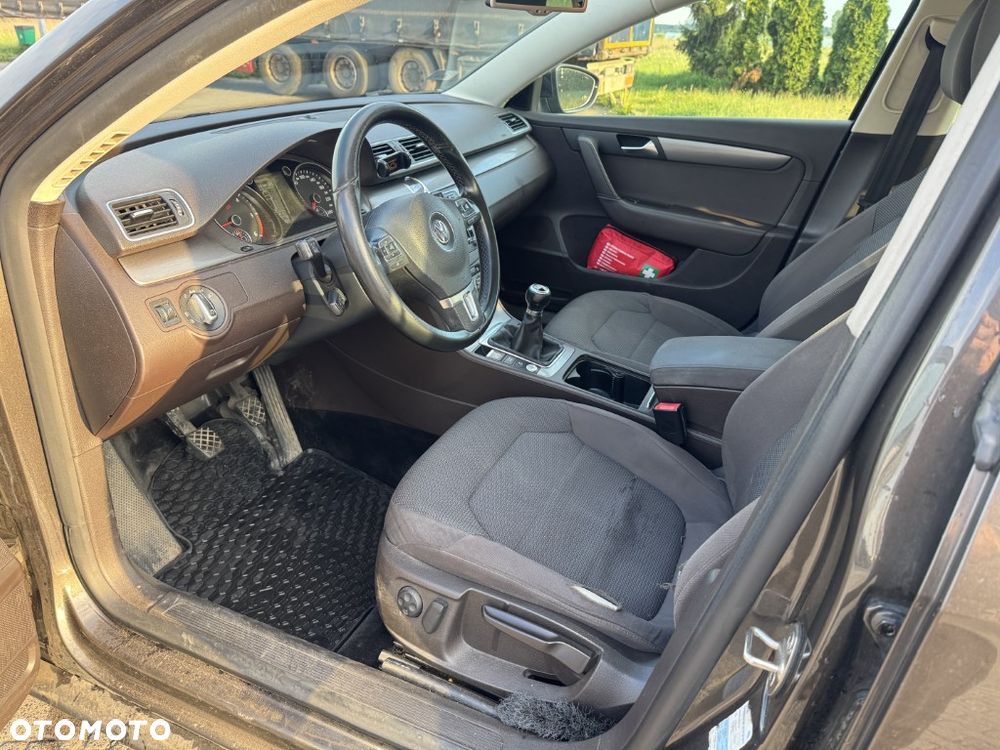 Volkswagen Passat 2.0 TDI Comfortline - 13