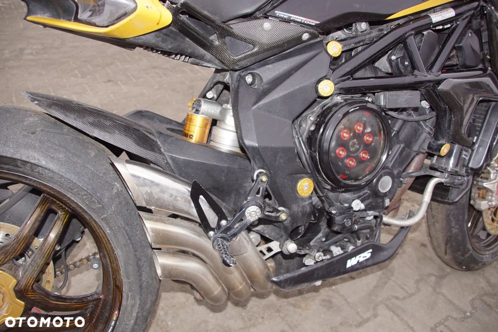 Motocykl na części 692106889 MV Agusta Dragster 800 RR 140 KM 2017R wydech hp corse koła bst włókno węglowe ohlins brembo carbon stretfighter silnik lampa lagi felgi zaciski zbiornik licznik - 10