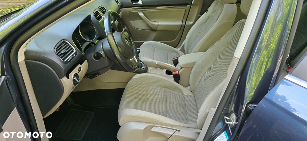 Volkswagen Golf 1.6 TDI DPF BlueMotion Technology move - 5