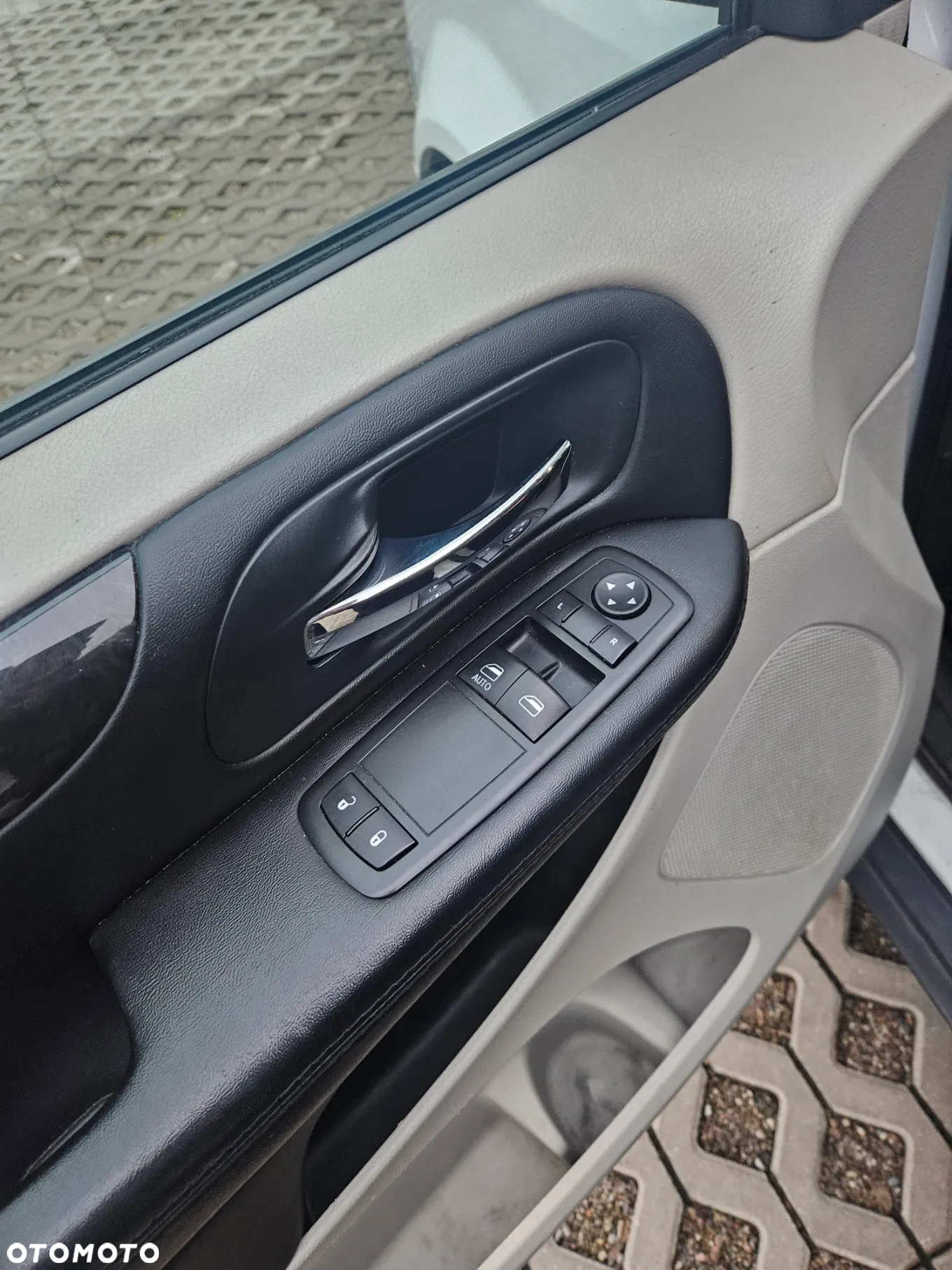 Dodge Grand Caravan - 13