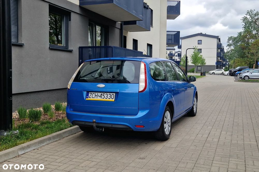 Ford Focus 1.6 Trend - 4