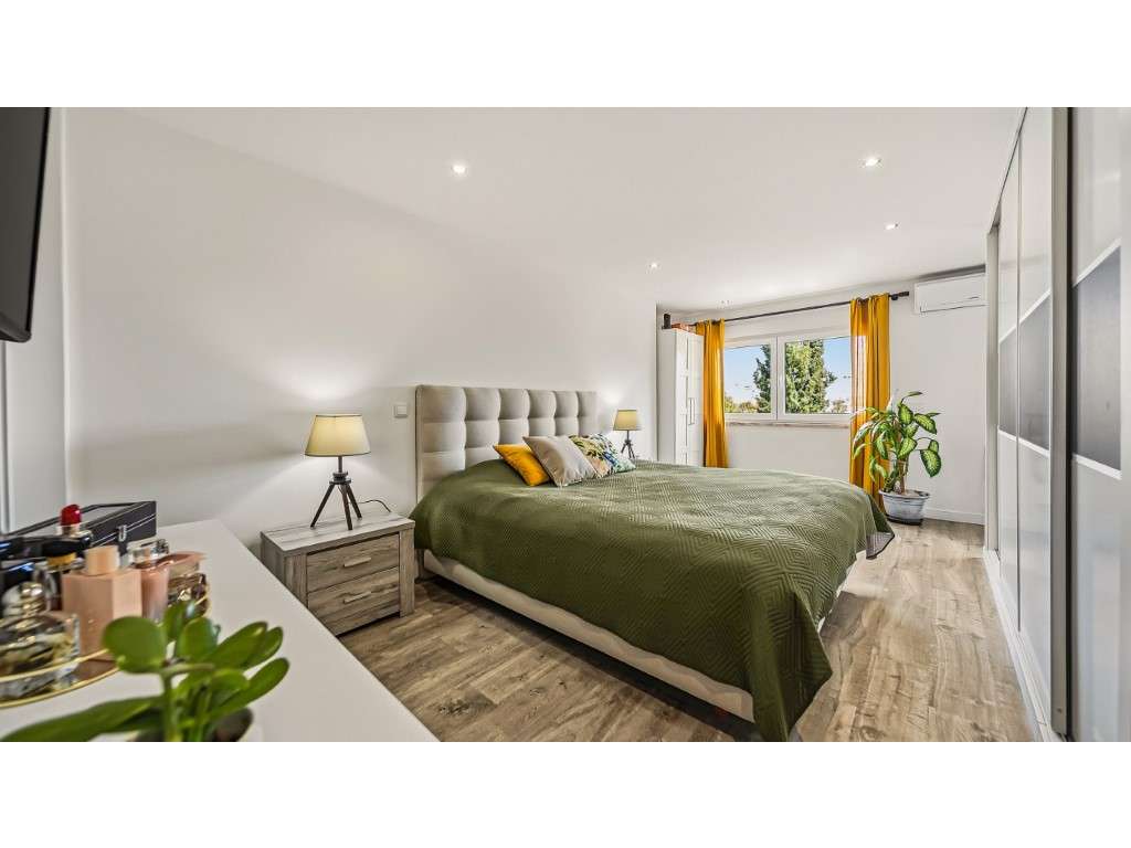 Apartamento T2 Totalmente Remodelado, com Garagem e Varanda - Fogue... - Grande imagem: 2/30