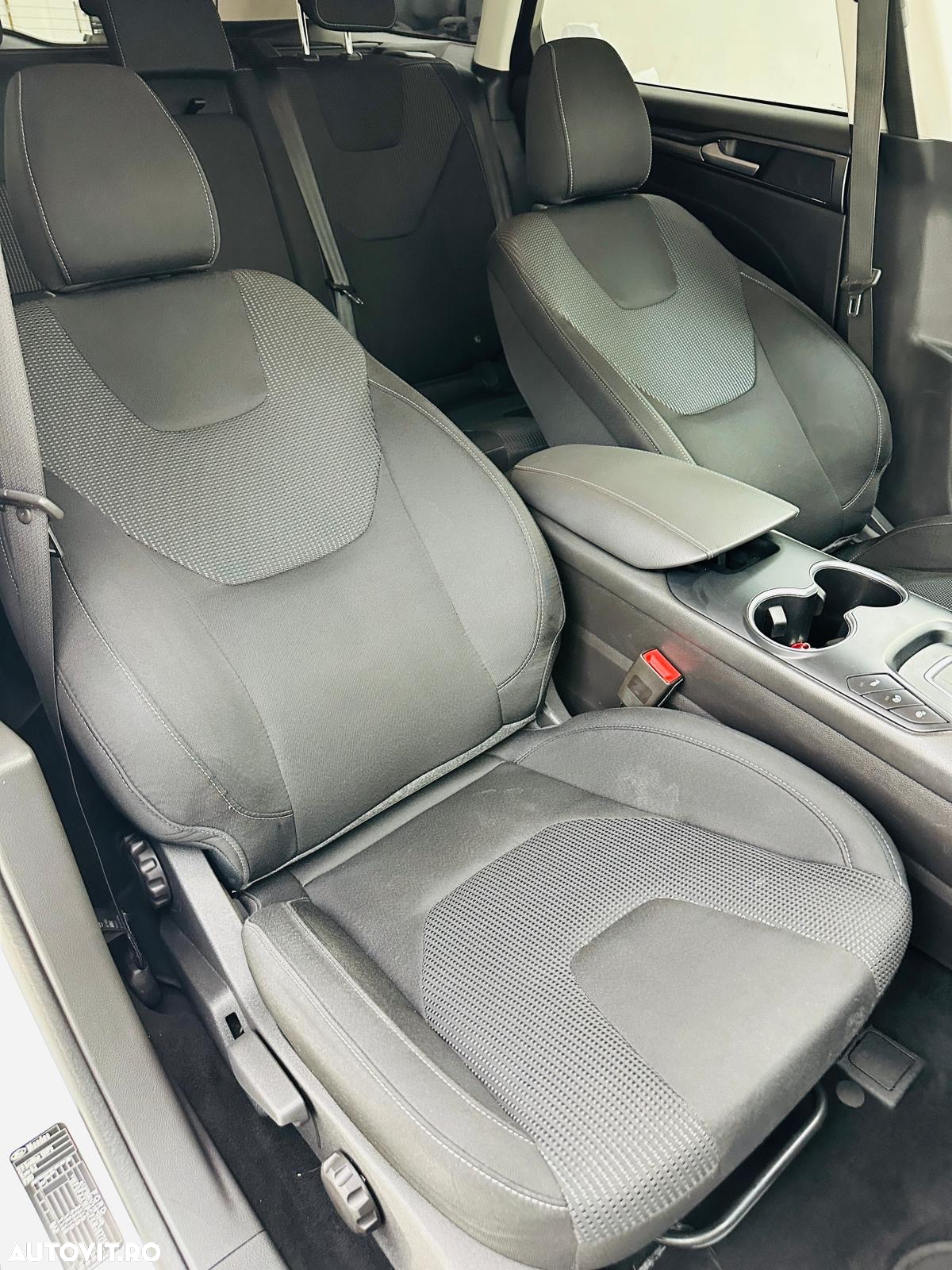 Ford Mondeo - 27