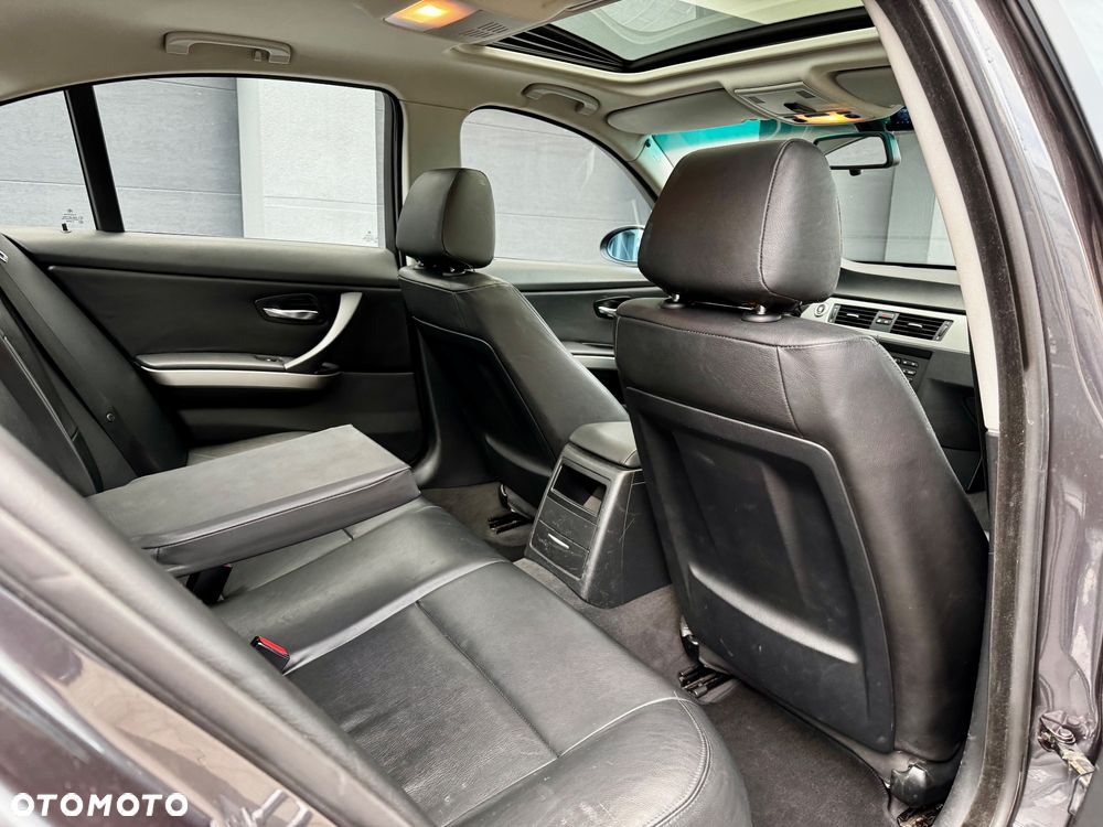 BMW Seria 3 318d - 14