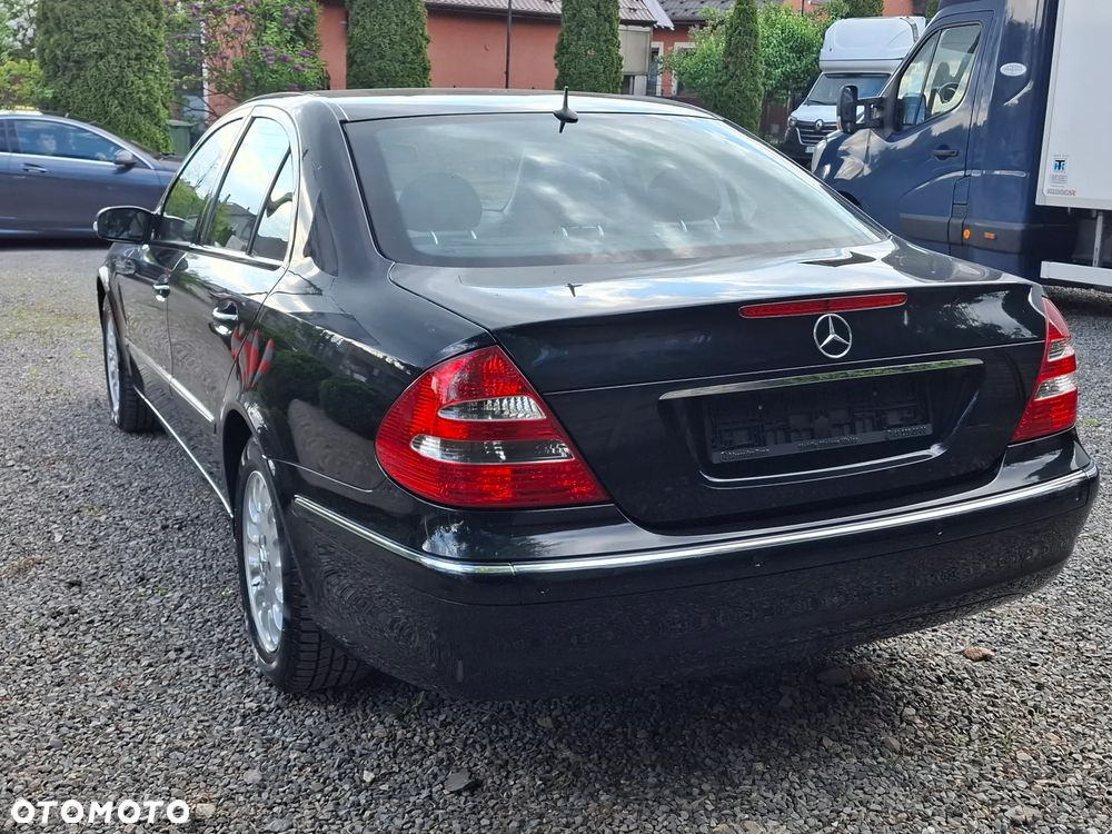 Mercedes-Benz Klasa E 320 4-Matic Avantgarde - 17