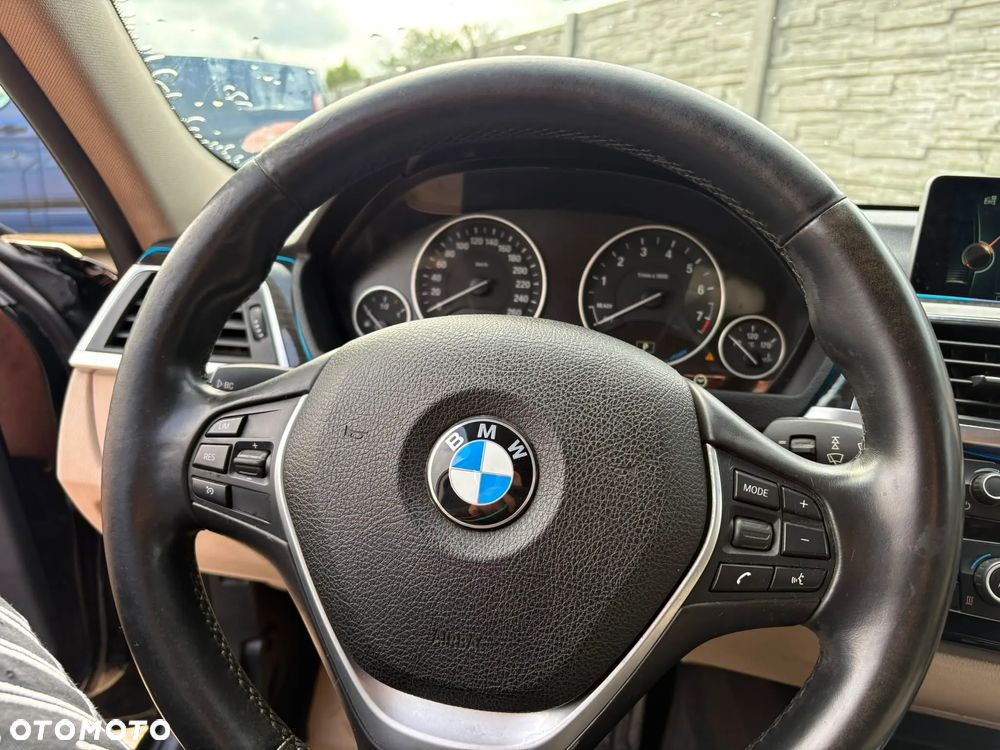 BMW Seria 3 330e iPerformance Sport Line - 17