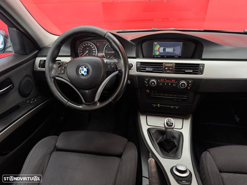 BMW 320 d Touring Exclusive - 9
