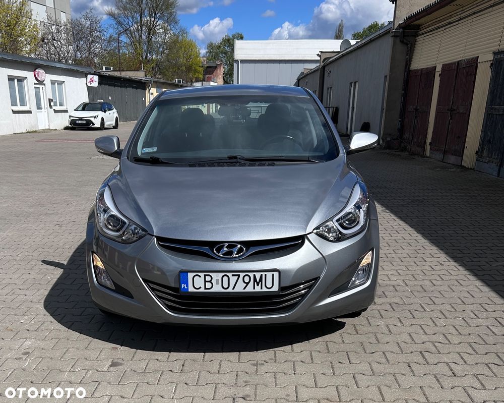 Hyundai Elantra 1.6 Style - 2
